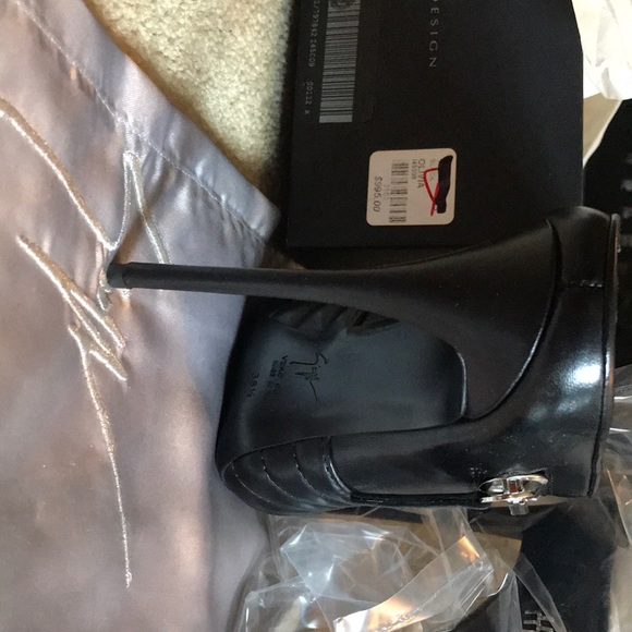 Designer Slide Heels (BRAND NEW!!! NEVER WORN!!!) - Picture 5 of 7